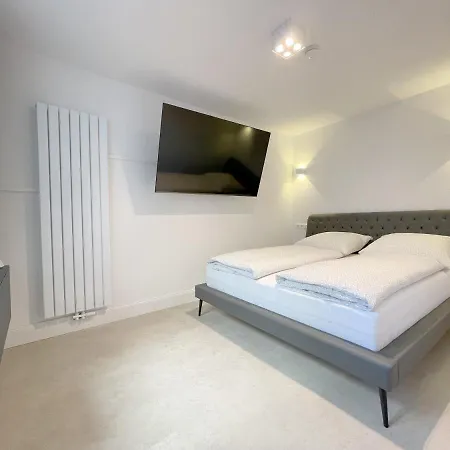 Apartment F10