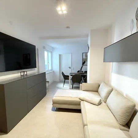 F10 Apartmán *