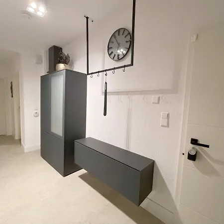 Apartamento F10 *