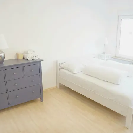 Apartamento F10 *